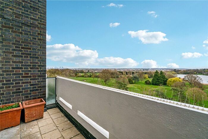 4 Bedroom Flat To Rent In Wimbledon Park Road, London, SW19
