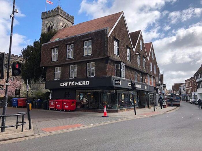 2 Bedroom Flat To Rent In Silver Street, Salisbury, SP1