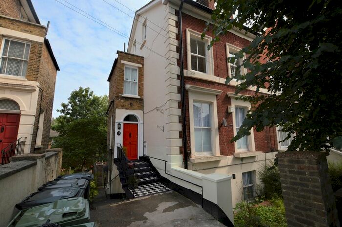 3 Bedroom Flat To Rent In Peak Hill Avenue, London, SE26
