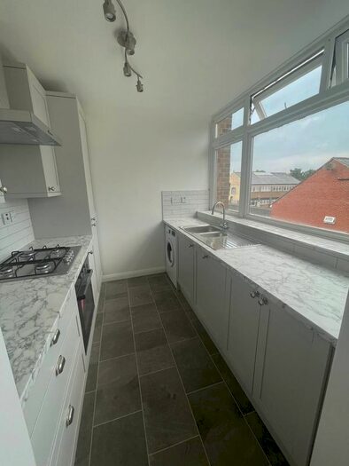 3 Bedroom Flat To Rent In Bury Meadows, Wadford, WD3