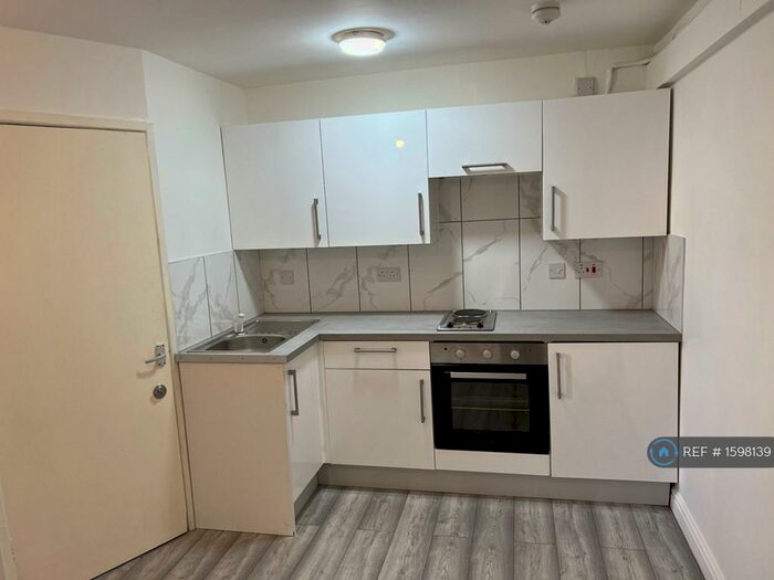 Studio To Rent In Gilson Way, Birmingham, B37