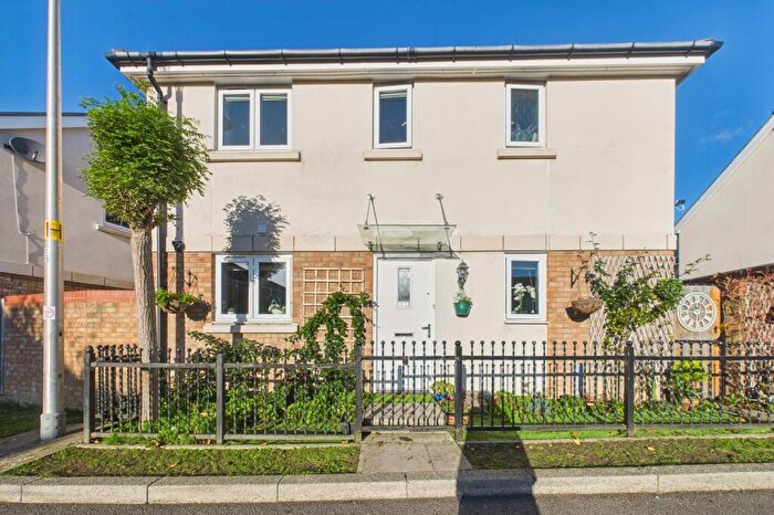 3 Bedroom Detached House To Rent In Kingfisher Road, Portishead, Bristol, Somerset, BS20