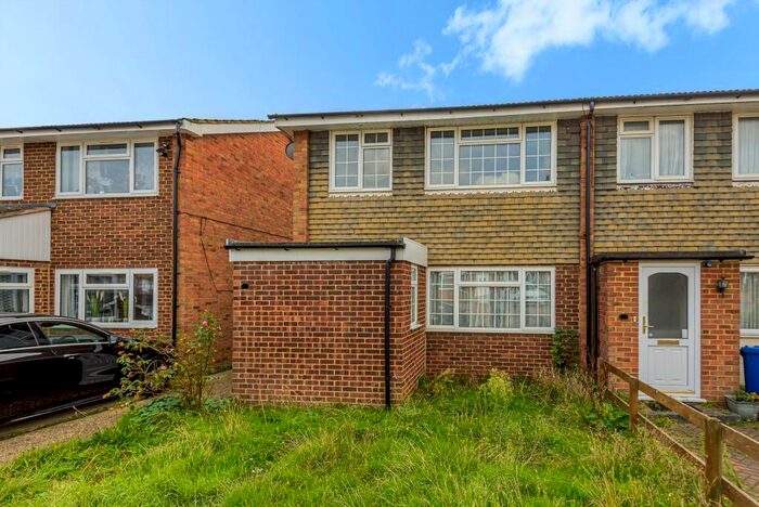 3 Bedroom Semi-Detached House To Rent In Lexington Avenue, Maidenhead, SL6