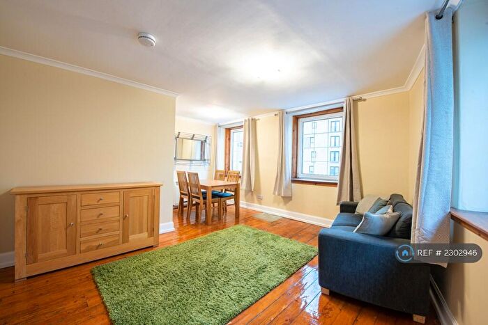 2 Bedroom Flat To Rent In Abbey Lane, Edinburgh, EH8