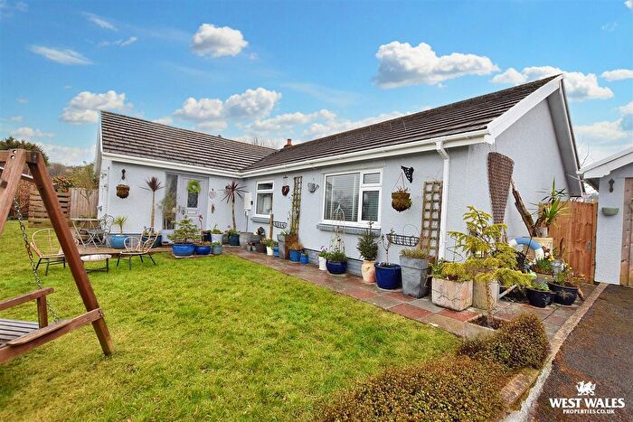 4 Bedroom Detached Bungalow For Sale In Longfield, Penally, Tenby, SA70