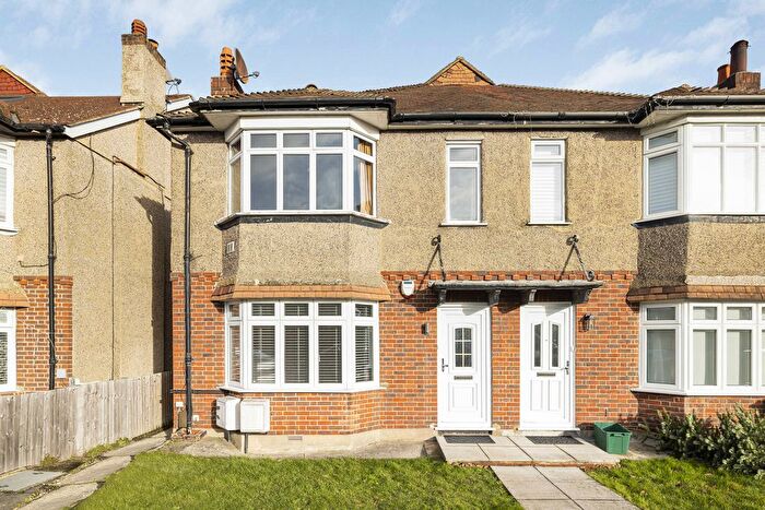 2 Bedroom Maisonette To Rent In Baston Road, Bromley, BR2