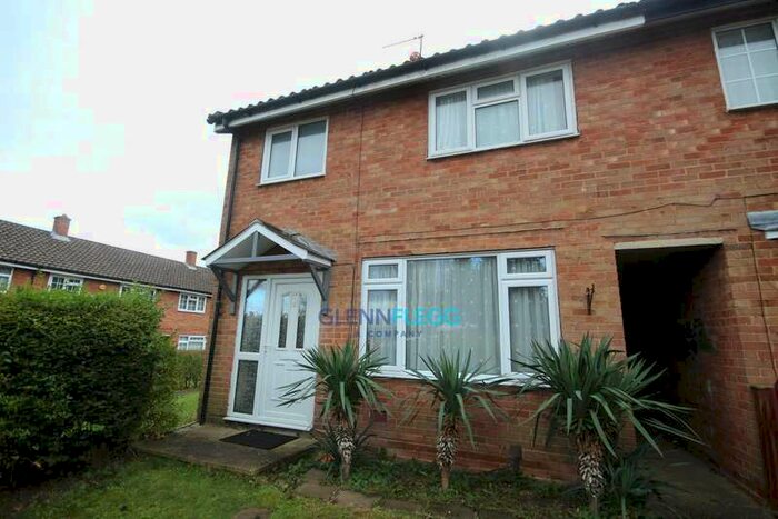3 Bedroom End Of Terrace House To Rent In Dove House Crescent, Slough, SL2