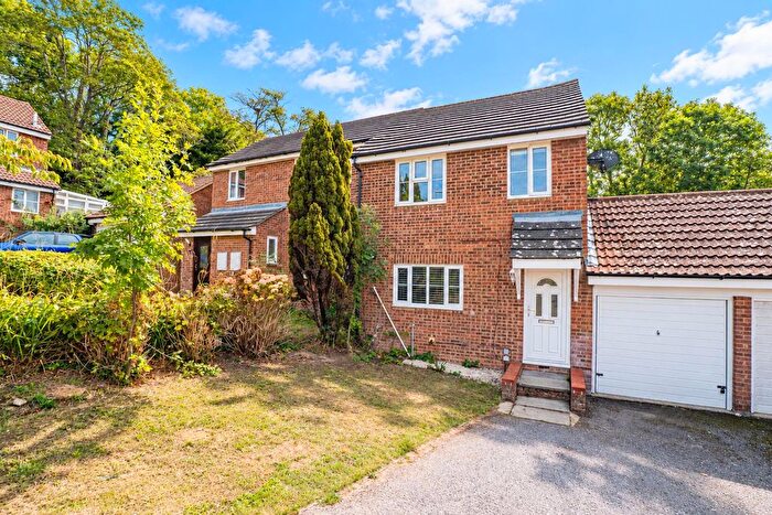 3 Bedroom Semi-Detached House For Sale In Alder Close, St. Leonards-On-Sea, TN37