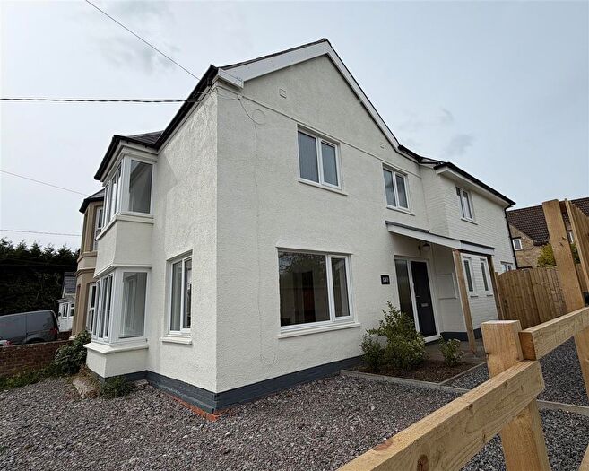 4 Bedroom Semi Detached House For Sale In Bradenstoke, Chippenham, SN15