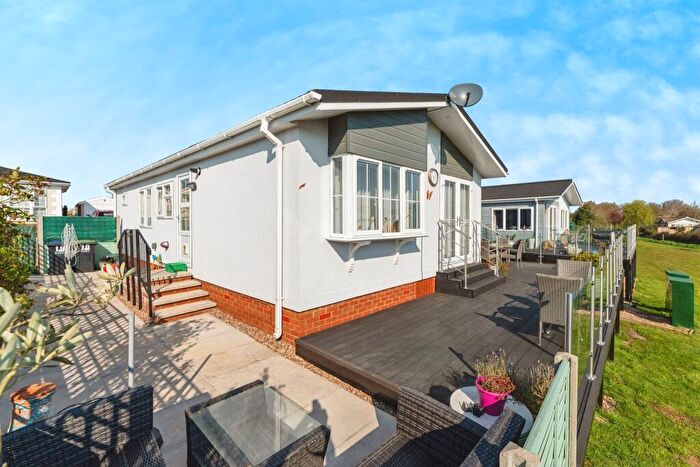 2 Bedroom Park Home For Sale In Bedwell Park, Witchford, Ely, CB6