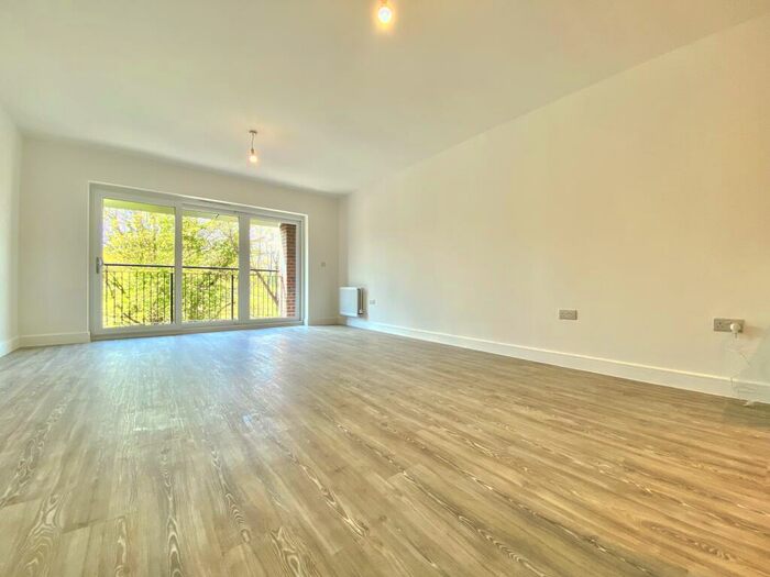 2 Bedroom Apartment To Rent In Mill Lane, Maidstone, ME14