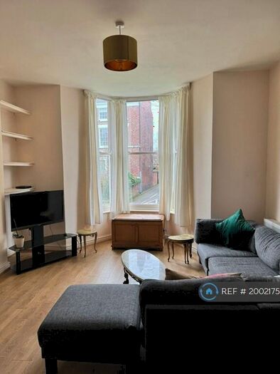 2 Bedroom Flat To Rent In Sandown Lane, Liverpool, L15