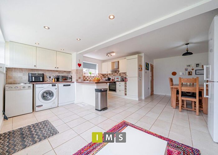 3 Bedroom Semi-Detached House For Sale In Sycamore Road, Launton, OX26