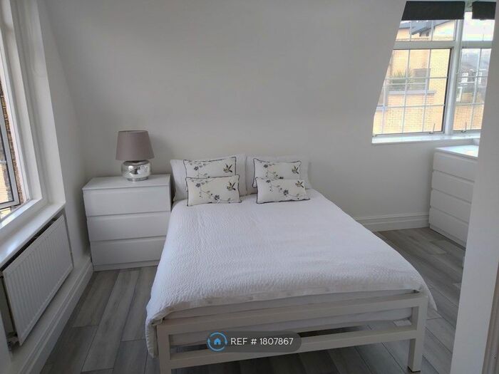 Studio To Rent In Marble Arch Appartments, Central London, W1H