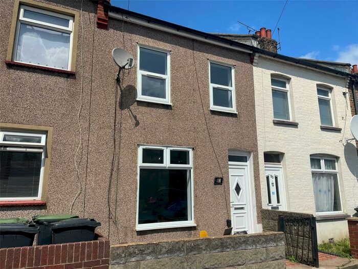 4 Bedroom Terraced House To Rent In Raphael Road, Gravesend, Kent, DA12