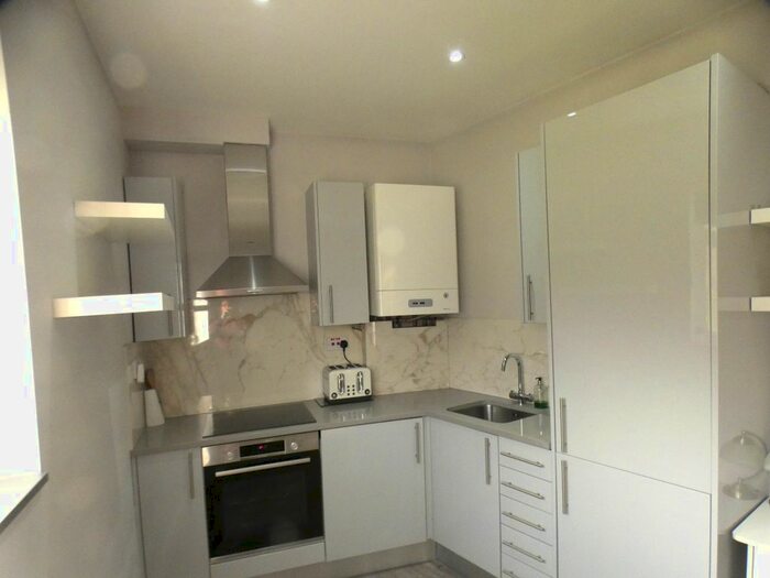 1 Bedroom Flat To Rent In Nightingale Road, Wood Green, N22