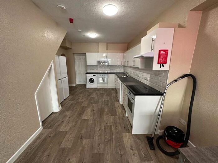 6 Bedroom House To Rent In Stokes Croft, Bristol, BS1