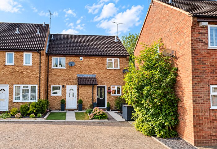 2 Bedroom Terraced House To Rent In Chiltern Gardens, Luton, LU4