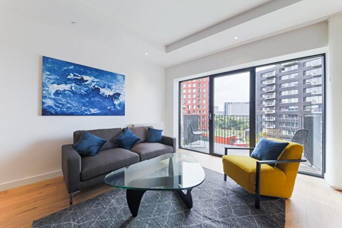 2 Bedroom Apartment To Rent In Globe House, London City Island, London, E14