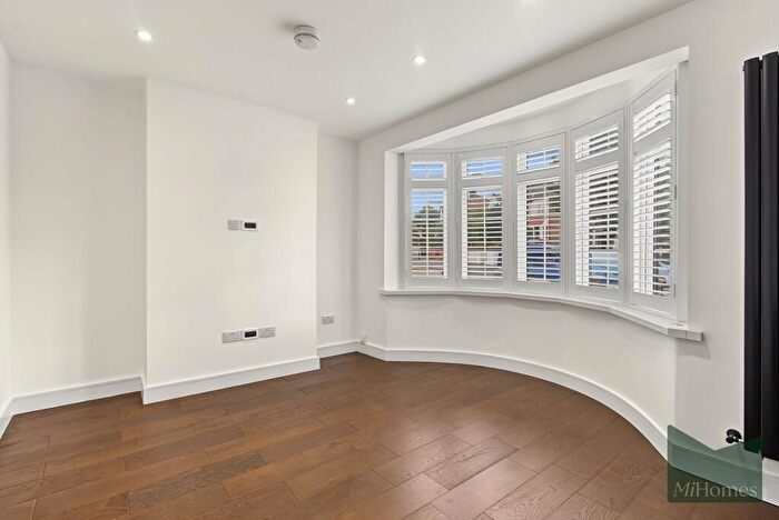 4 Bedroom Semi Detached House To Rent In Hall Lane, London, E4