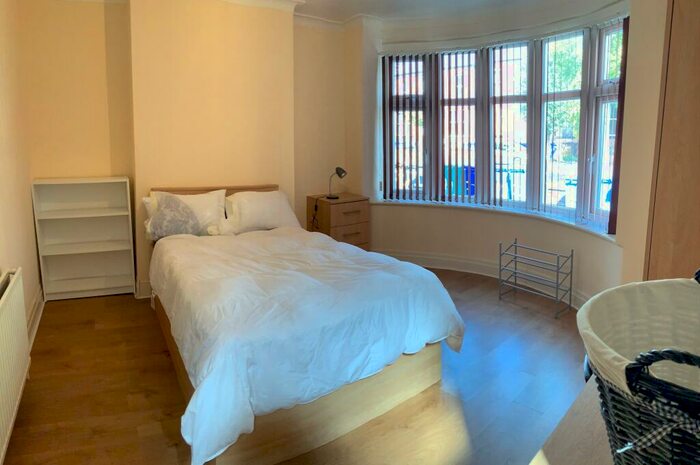 6 Bedroom Terraced House To Rent In Egerton Terrace, Manchester, M14