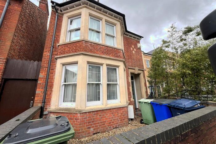 6 Bedroom Semi-Detached House To Rent In Warneford Road, Oxford, OX4