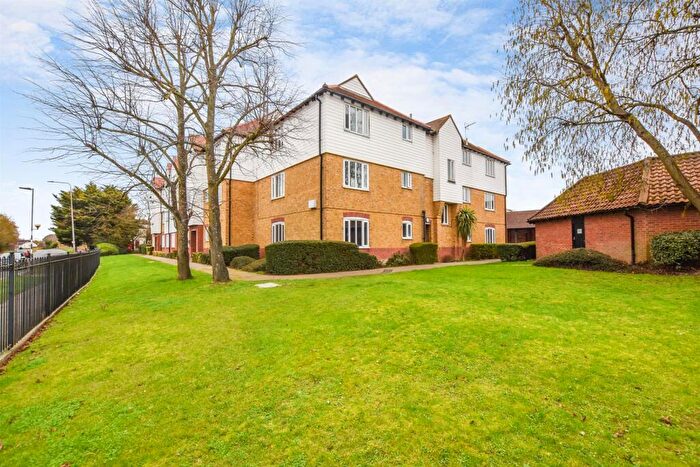 1 Bedroom Apartment For Sale In Benbow Drive, South Woodham Ferrers, Chelmsford, CM3