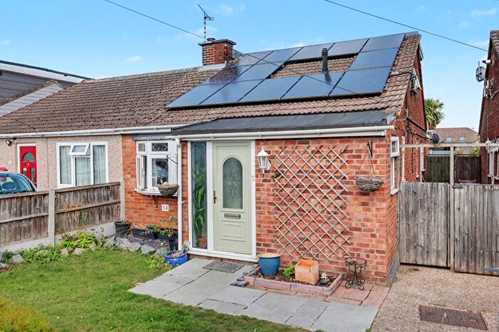 4 Bedroom Chalet For Sale In Cloisters, Stanford-Le-Hope, SS17
