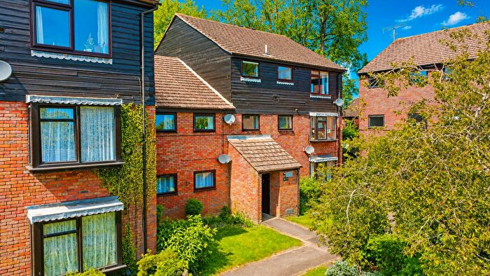 2 Bedroom Flat For Sale In Howard Agne Close, Bovingdon, HP3