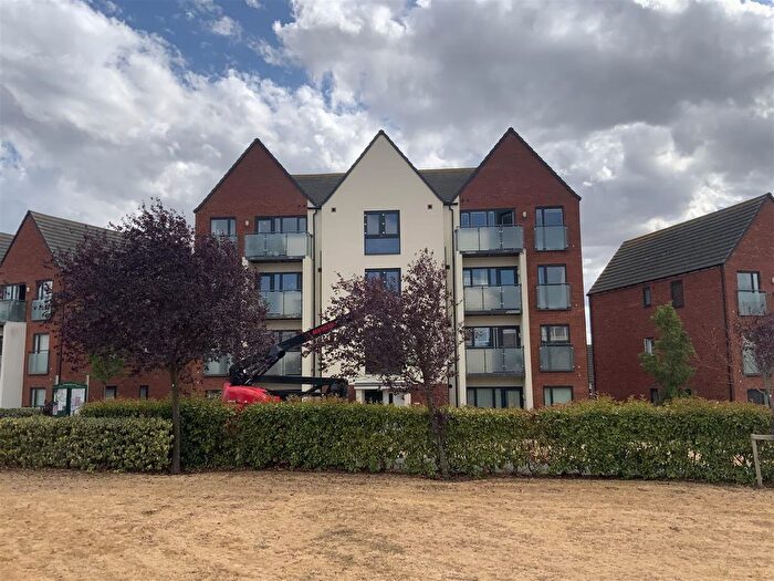 2 Bedroom Flat For Sale In Cicero Crescent, Fairfields, Milton Keynes, MK11