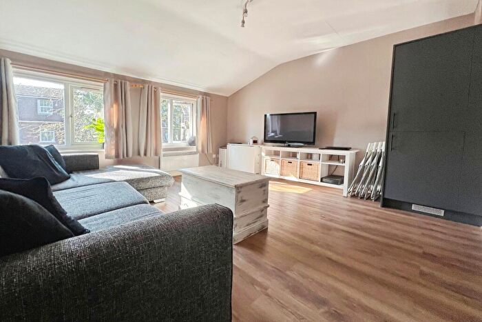 1 Bedroom Flat For Sale In Upton Park, Slough, SL1