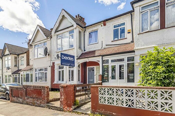 1 Bedroom Maisonette For Sale In Audley Road, London, NW4