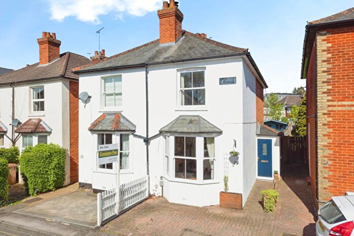 2 Bedroom Detached House For Sale In New Cross Road, Guildford, Surrey, GU2