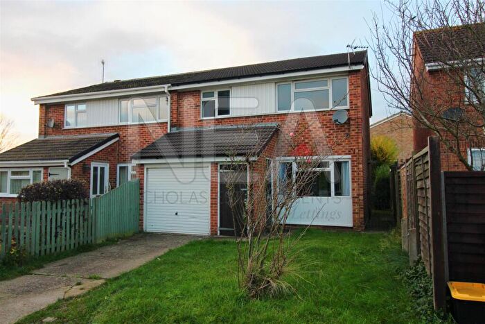 3 Bedroom Semi Detached House To Rent In Netley Close, Caversham, Reading, RG4