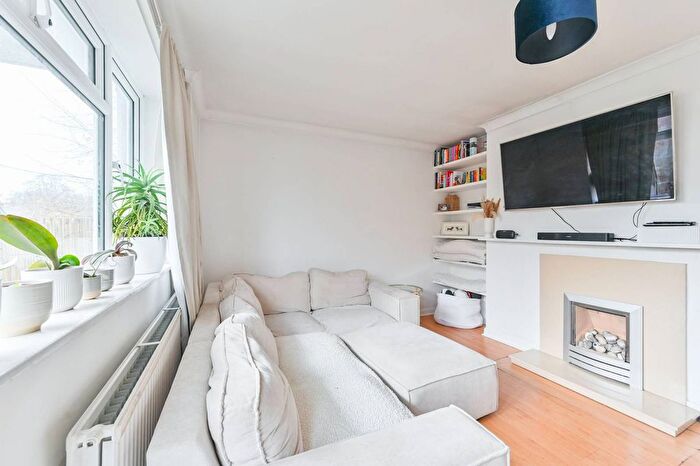 1 Bedroom Flat For Sale In Spencer Road, Wandsworth, London, SW18