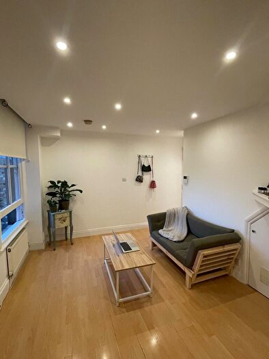 1 Bedroom Apartment To Rent In Fortess Road, Kentish Town, NW5