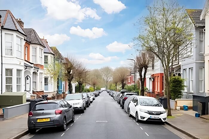 1 Bedroom Flat To Rent In Lower Clapton Road, E5