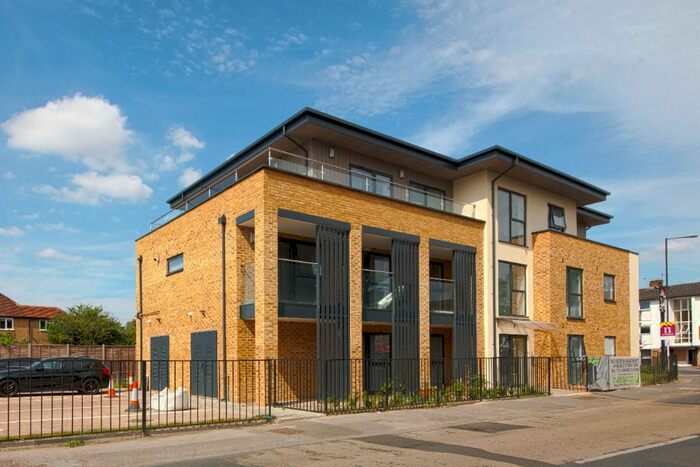 2 Bedroom Flat To Rent In Harrow Lane, Maidenhead, SL6