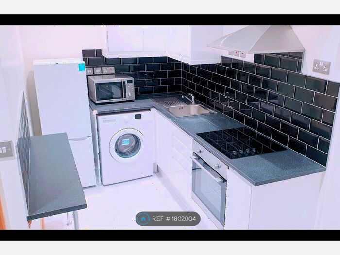 Studio To Rent In Farewell Place, Mitcham, CR4