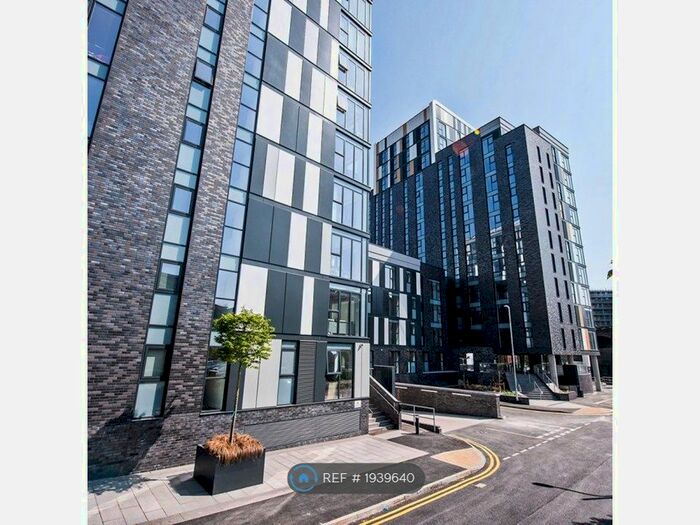 2 Bedroom Flat To Rent In Woden Street, Salford, M5