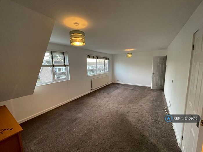 2 Bedroom Flat To Rent In White House Way, Solihull, B91