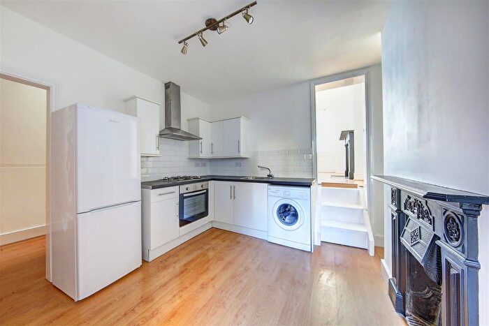 1 Bedroom Flat To Rent In Upper Tulse Hill, Brixton, SW2