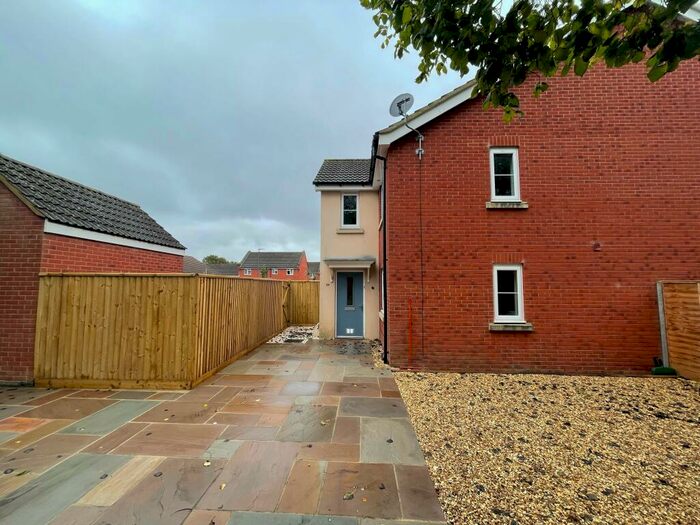 2 Bedroom End Of Terrace House To Rent In Inkerman Close, Horfield, Bristol, BS7