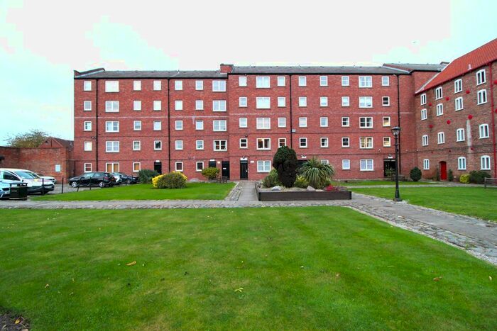 1 Bedroom Flat To Rent In Phoenix House, High Street, Hull, HU1