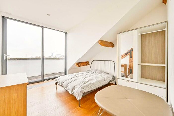 3 Bedroom Flat To Rent In Fawe Street, London, E14
