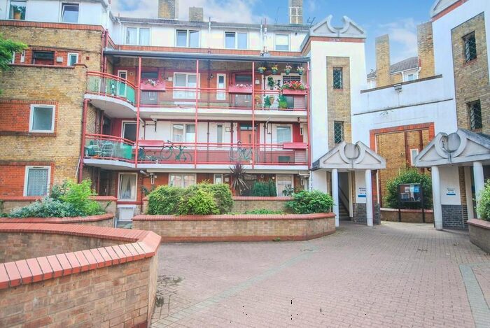 3 Bedroom Flat To Rent In Millpond Estate, West Lane, Tower Bridge, Bermondsey, Rotherhithe, Canada Water, London, SE16