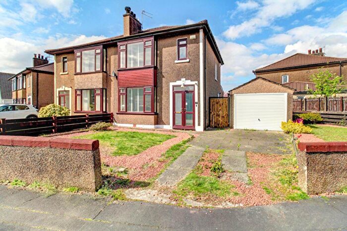 3 Bedroom Semi-Detached House For Sale In Dumbuck Crescent, Dumbarton, G82