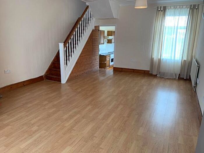 2 Bedroom House To Rent In Cornwall Street, Cardiff, CF11