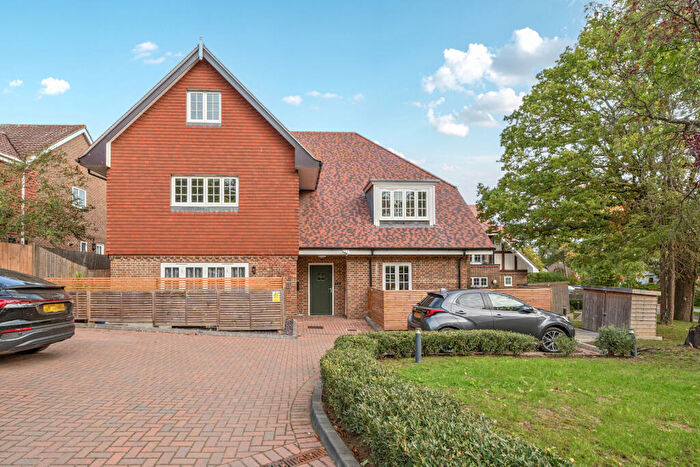 2 Bedroom Apartment For Sale In The Avenue, Beckenham, BR3