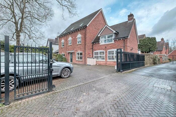 5 Bedroom Detached House To Rent In Laurel Gardens, Barnt Green, Birmingham, B45